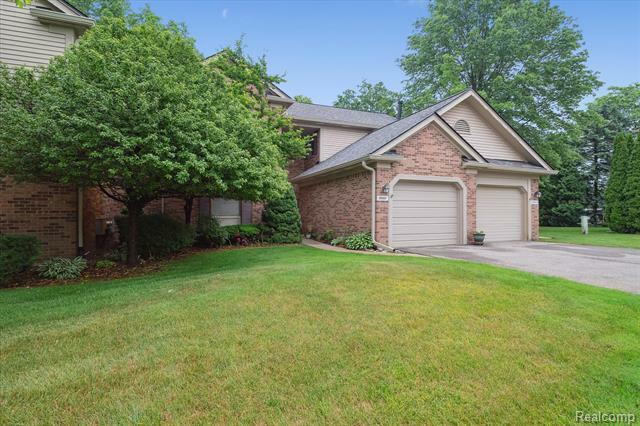 Property Photo: 29865 Indian Trail 107 MI 48331