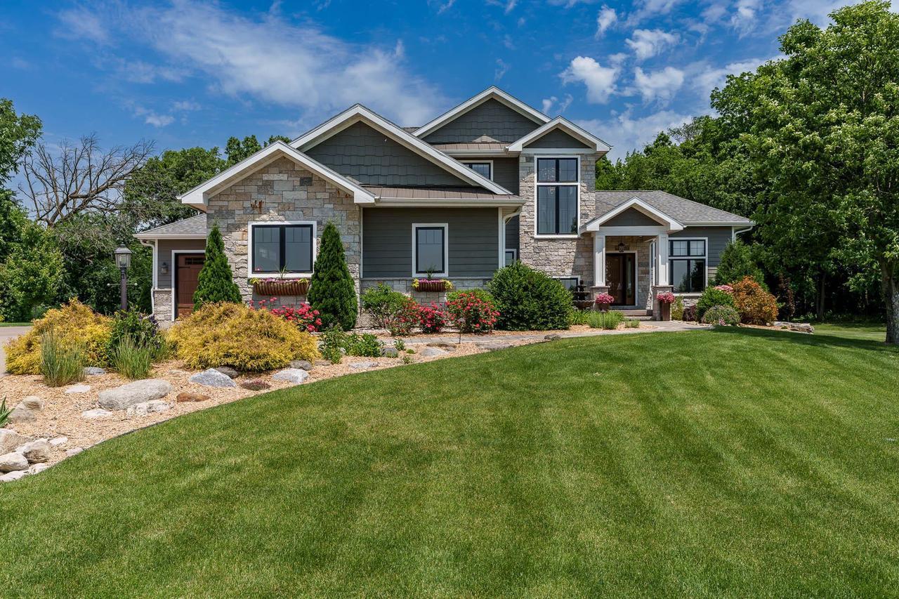 Property Photo:  1102 Eldon Way  WI 53534 