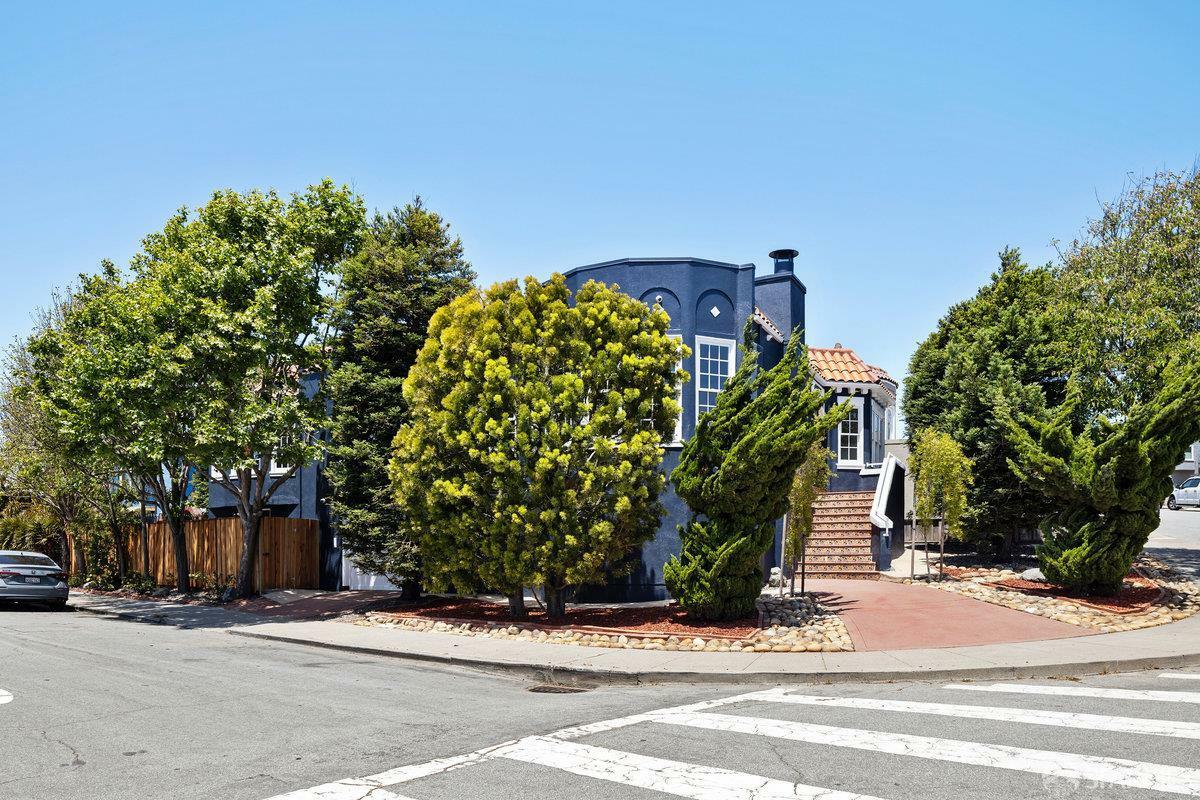 Property Photo: 90 Justin Drive CA 94112