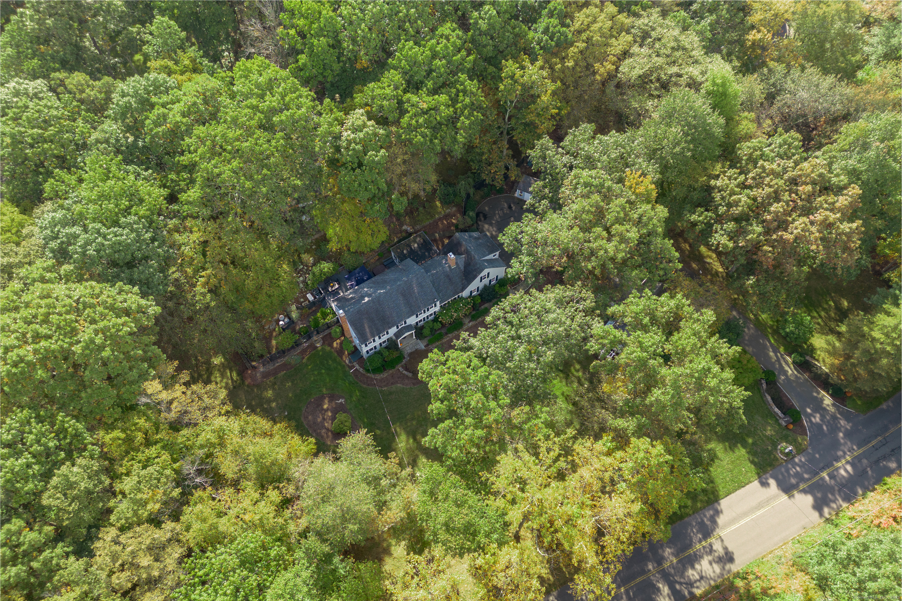 Property Photo:  305 Thayer Pond Road  CT 06897 