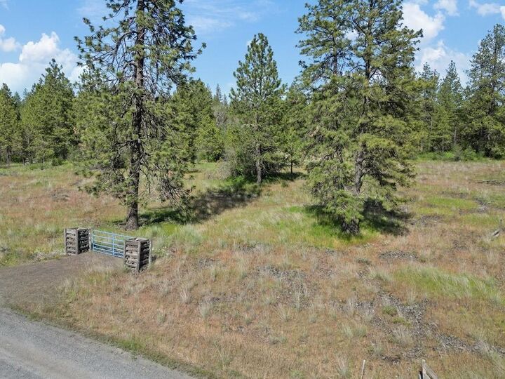 Property Photo:  37xx N Dowdy Rd  WA 99224 