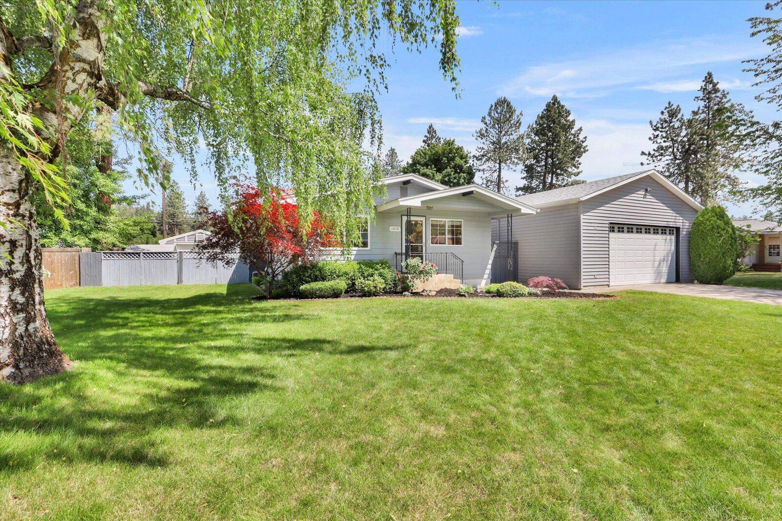 Property Photo:  1010 W Westmont Way  WA 99208 