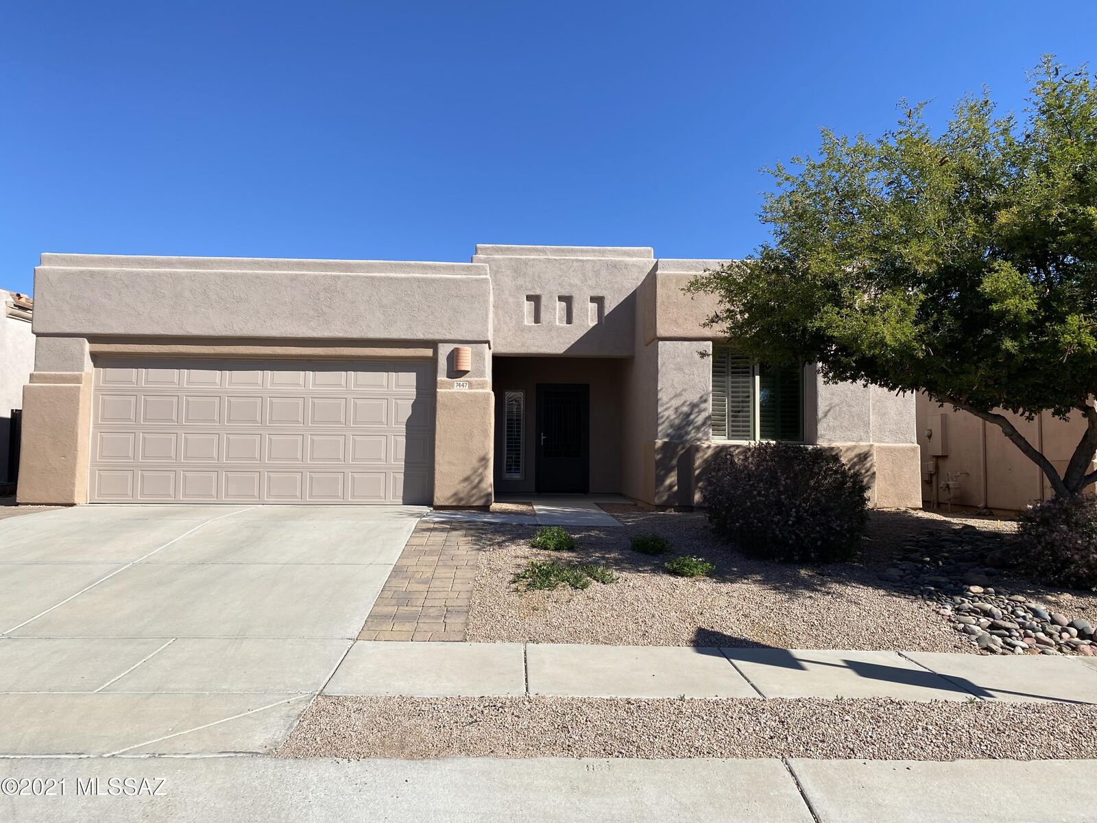 Property Photo:  7447 E Placita Del Misterio  AZ 85715