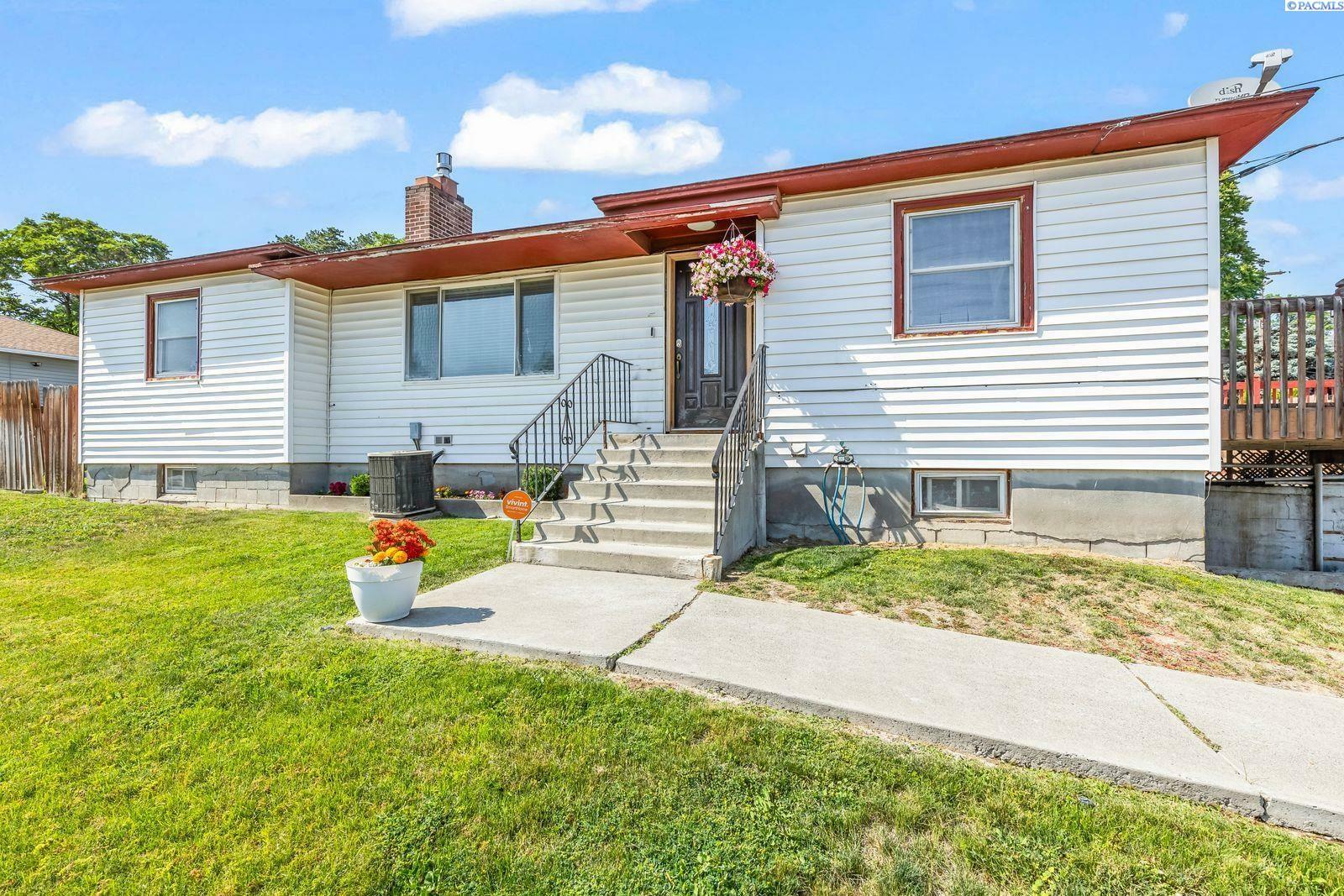 104 Thill Ave  Sunnyside WA 98944 photo