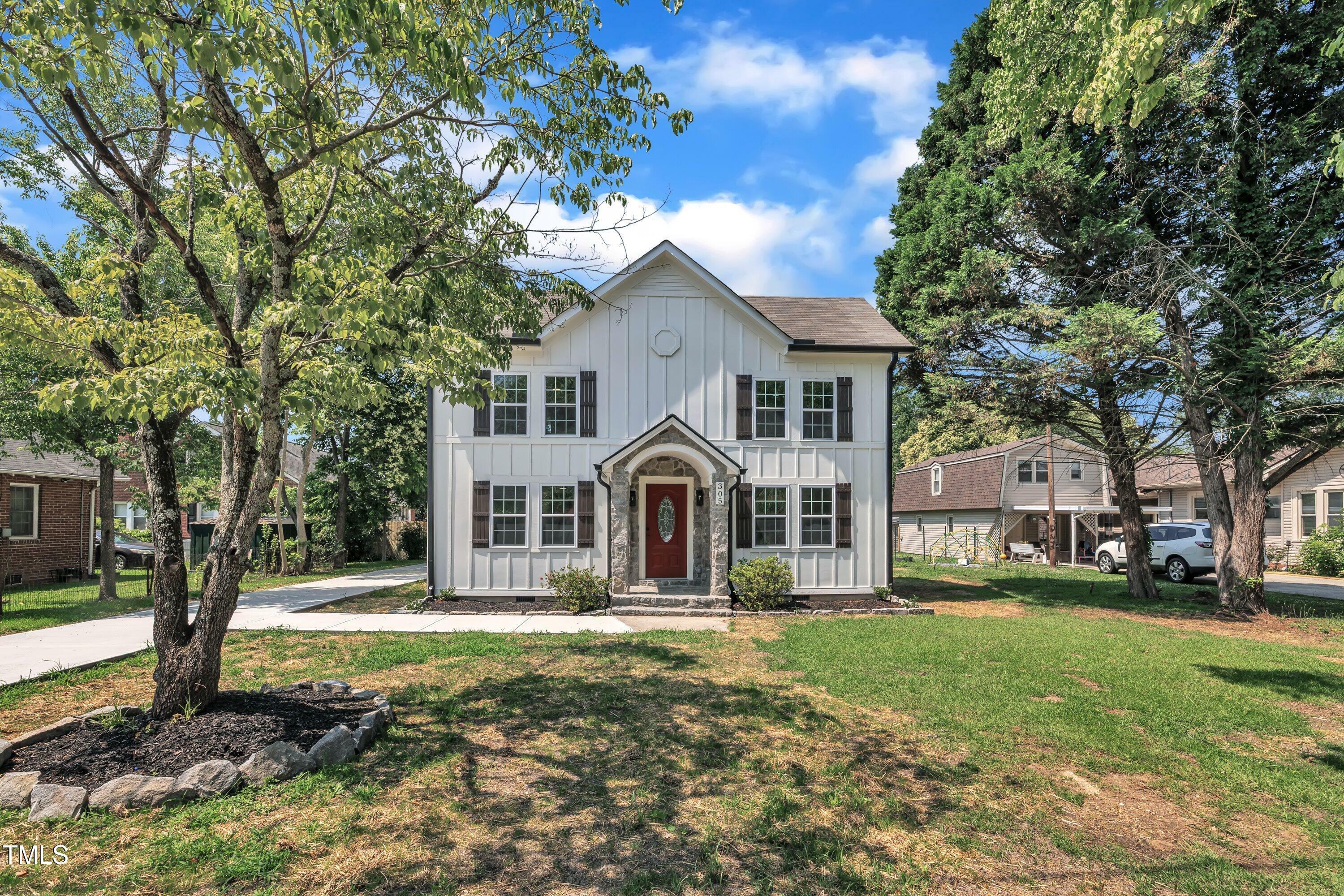 Property Photo: 305 W Canary Street NC 28334