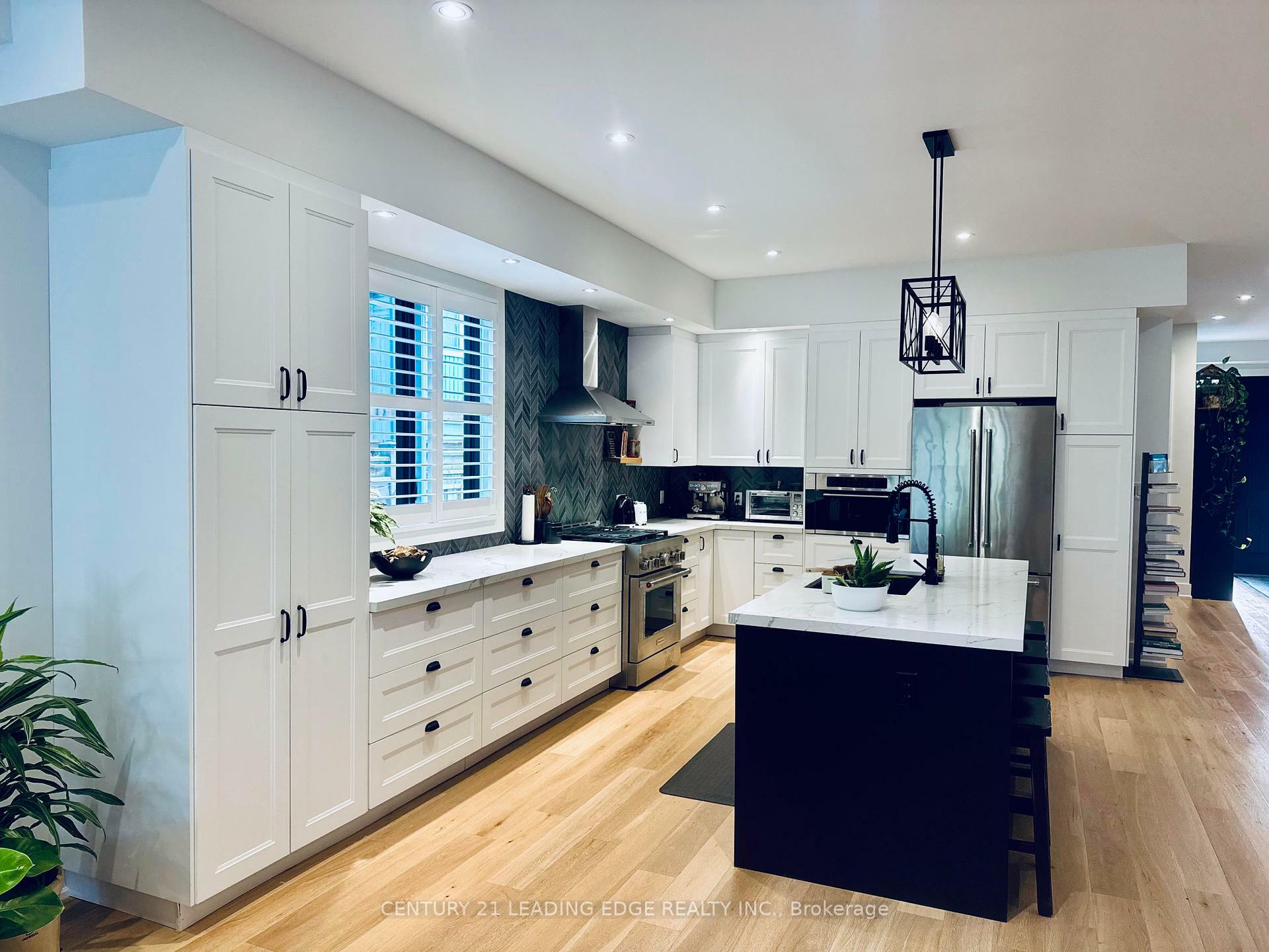 Property Photo: 30 Victoria Street ON L4A 3R7