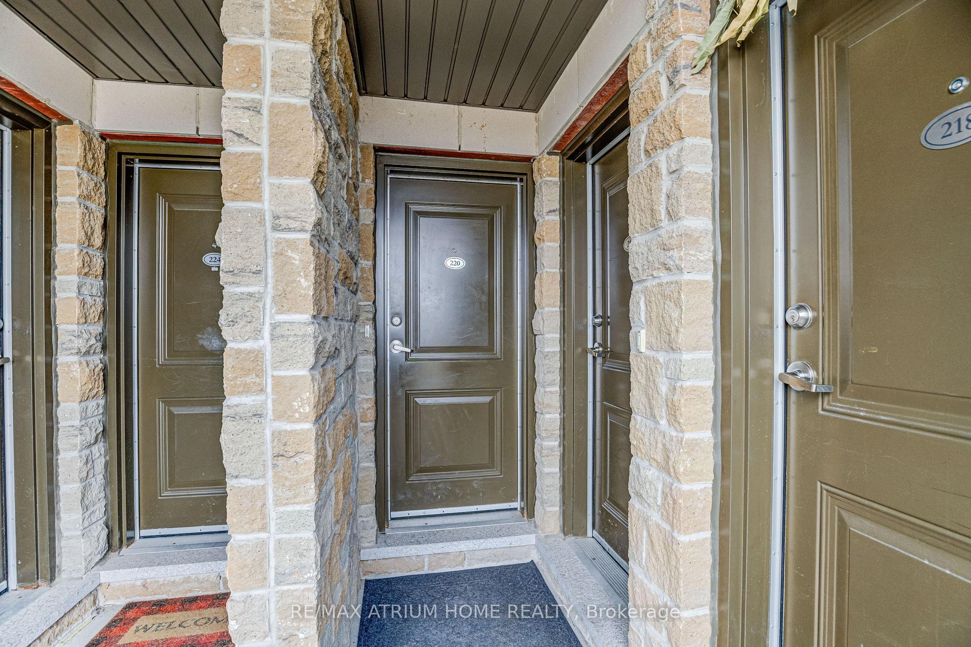 Property Photo: 10 Dunsheath Way 220 ON L6B 1N3