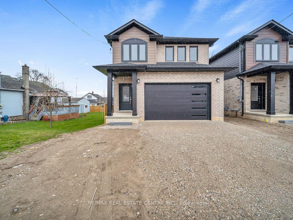 Property Photo: 256 King Street W ON N5C 2K7