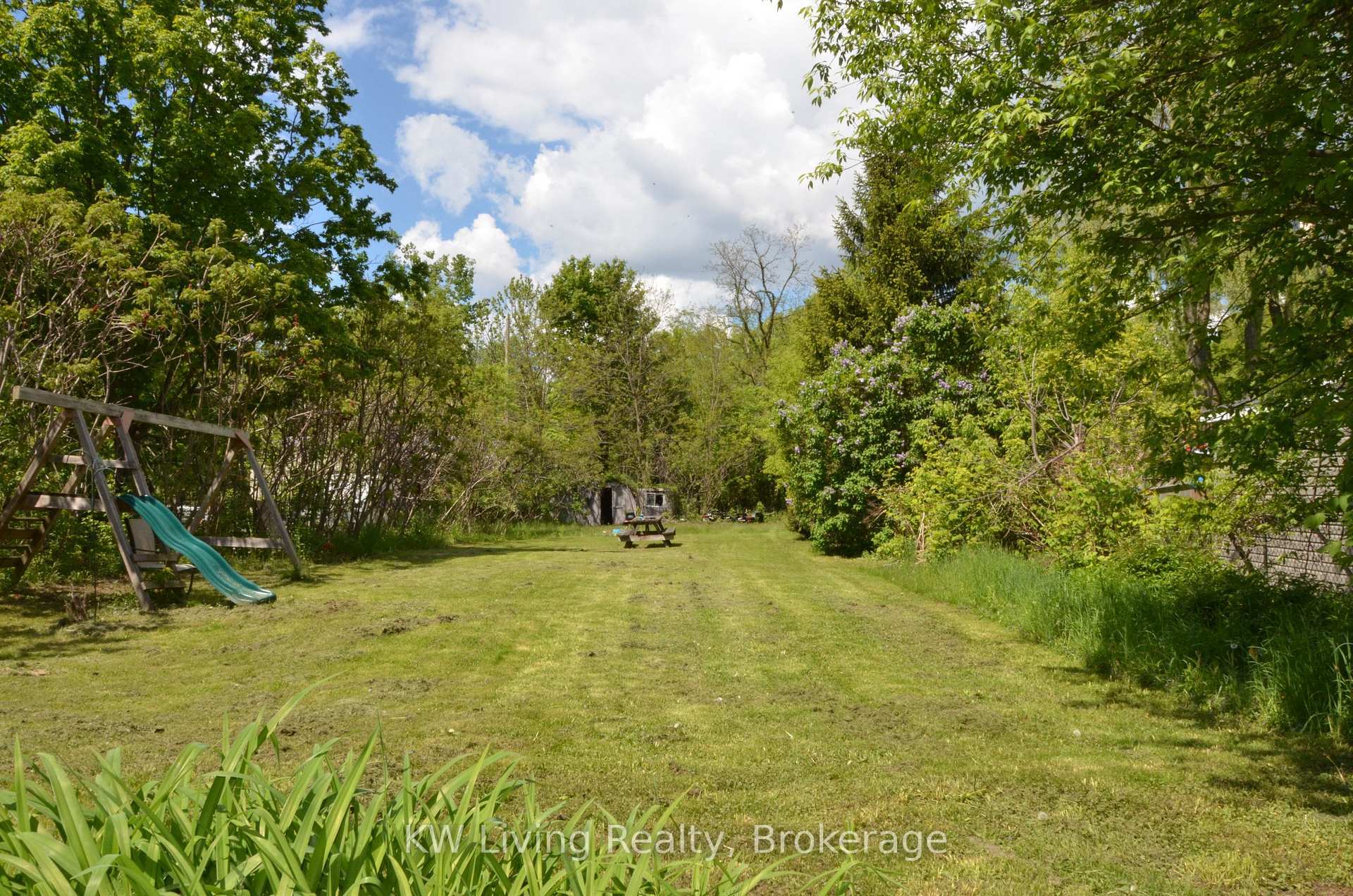 Property Photo: 216 Foster Drive ON L4N 3X8