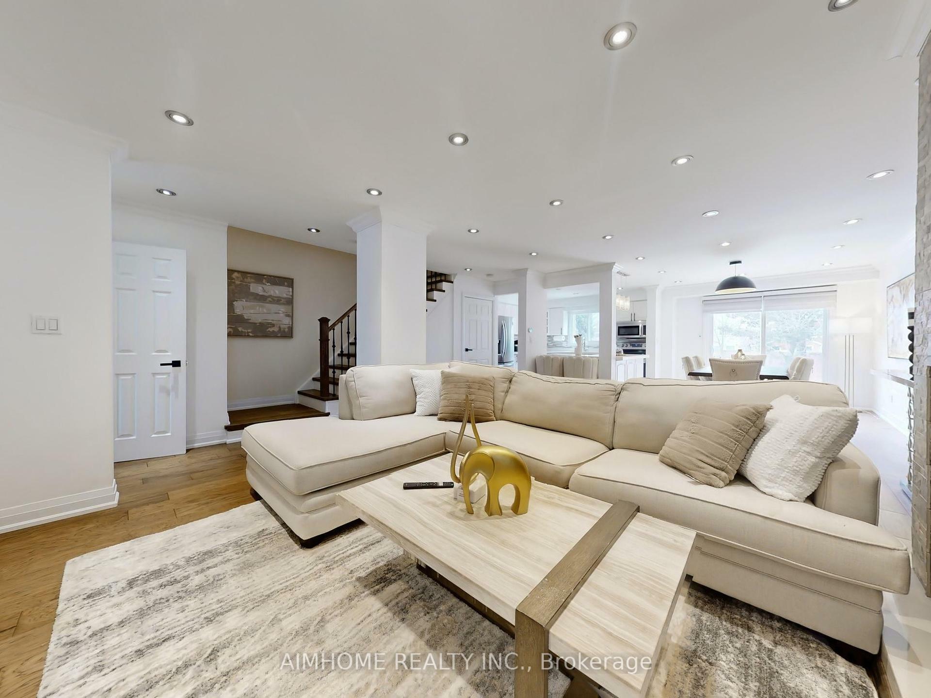 Property Photo:  65 Westhampton Drive  ON L4J 7H5 