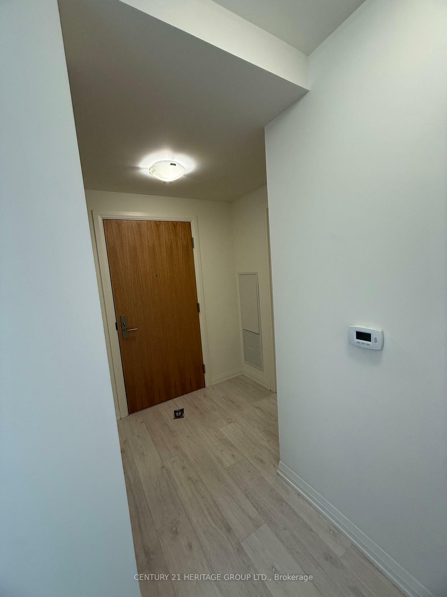 Property Photo: 8960 Jane Street 619 ON L4K 2M9