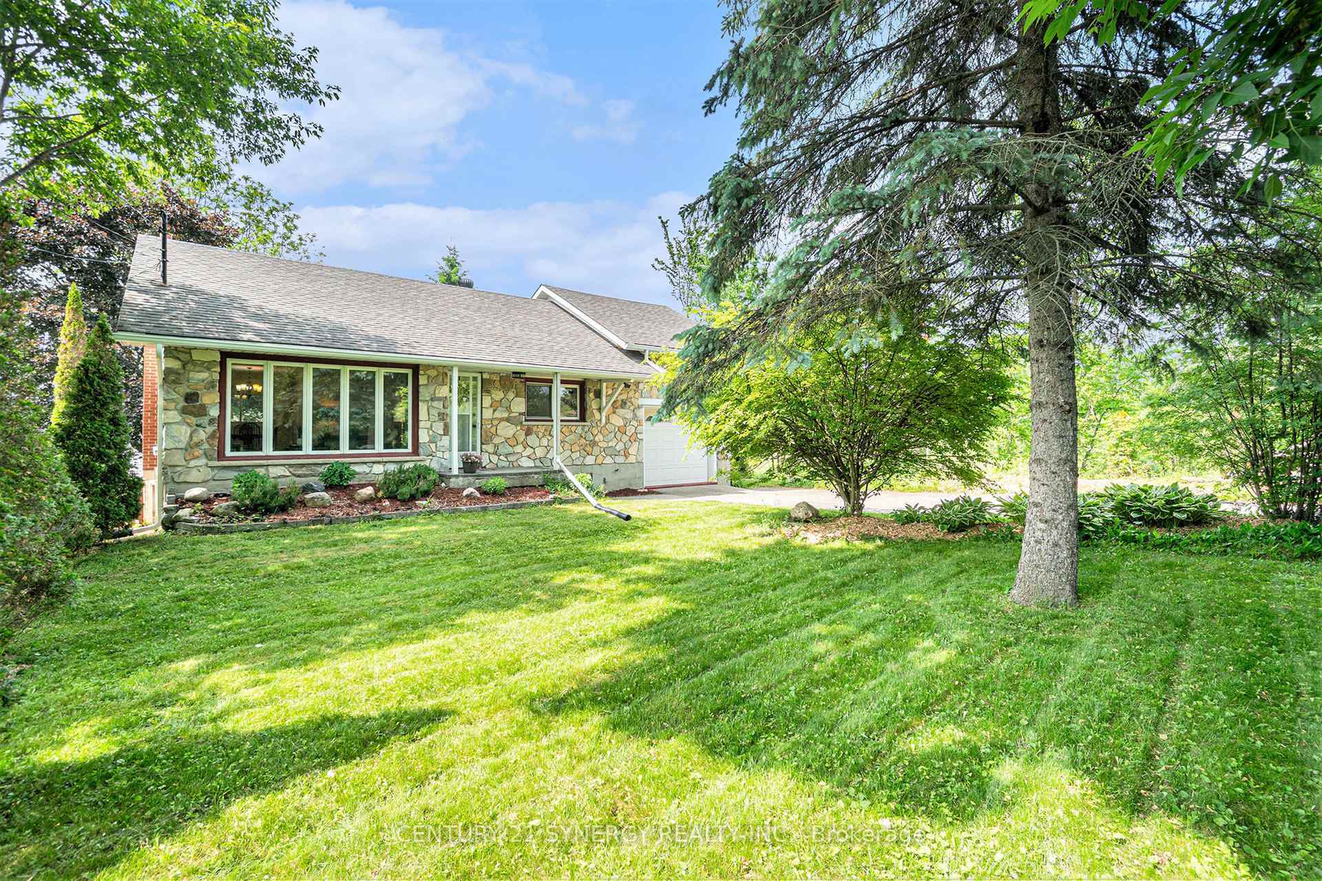 Property Photo: 7412 Roger Stevens Drive ON K7A 4S6