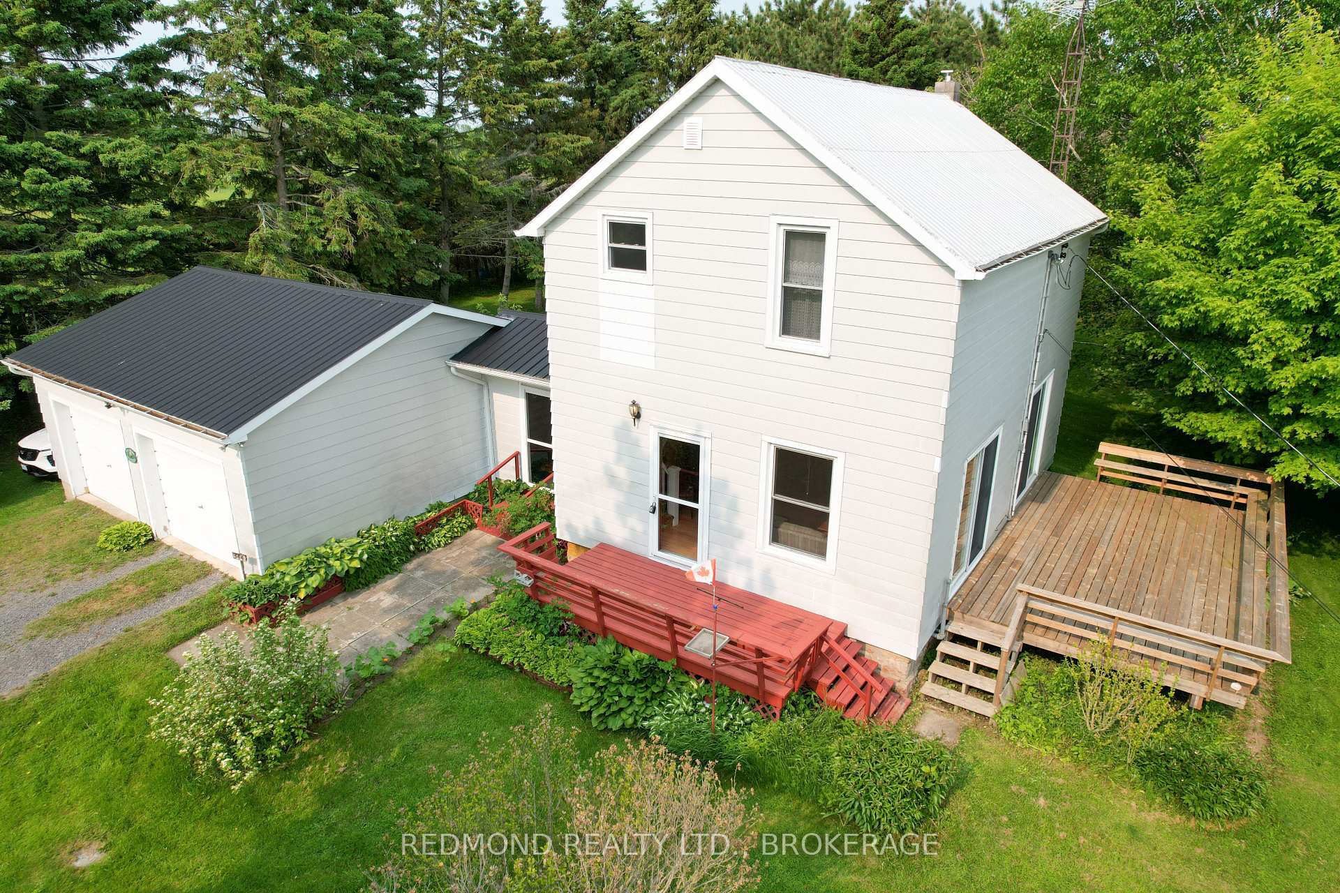 Property Photo: 344 Cunningham Road ON K7G 2V4