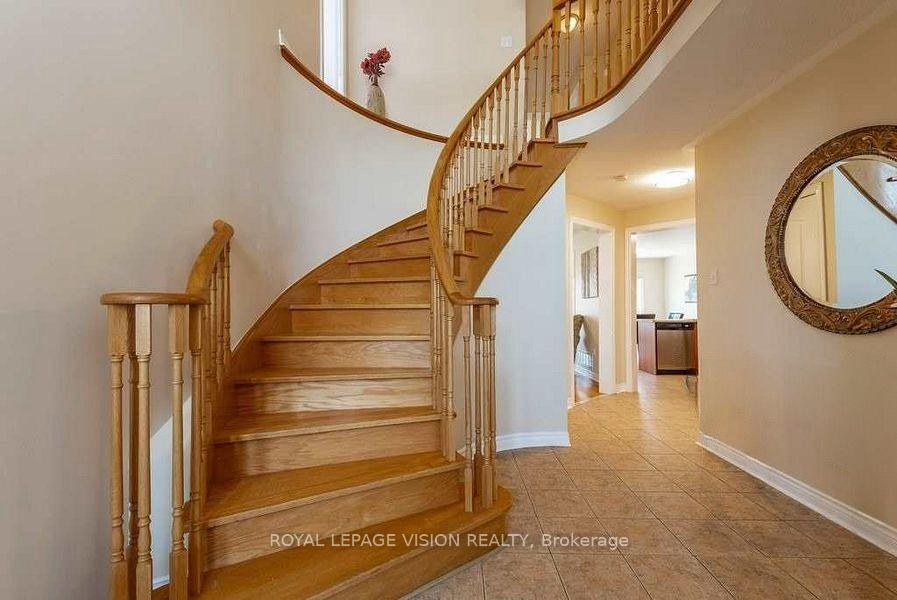 Property Photo: 29 Tracey Court ON L1R 3R3