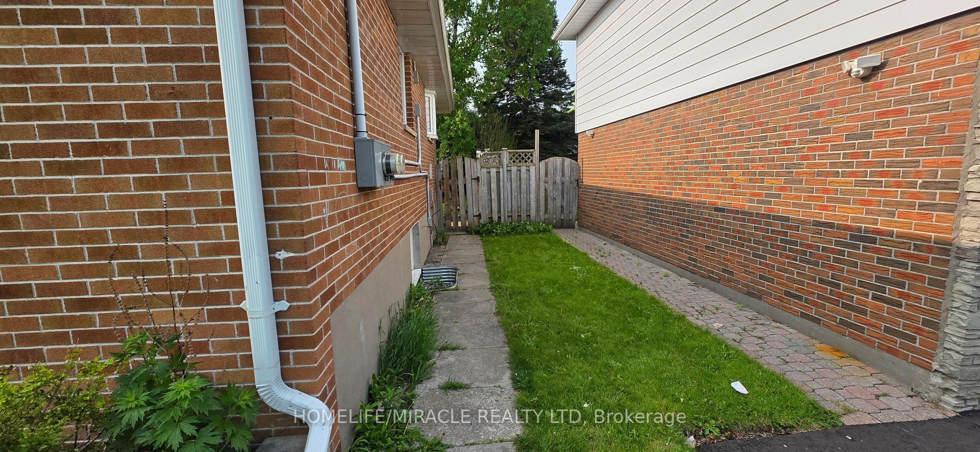 Property Photo: 855 Olive Avenue Bsmt ON L1H 2S7
