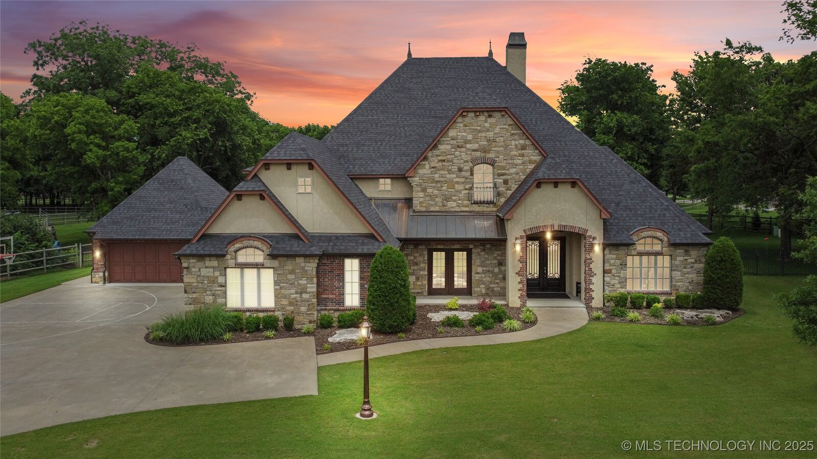 Property Photo:  6941 Greenbriar Drive  OK 74055 