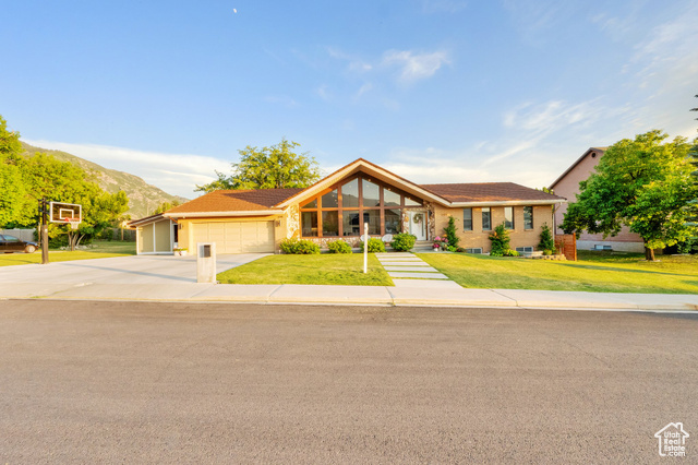 Property Photo: 698 E 2320 N UT 84604