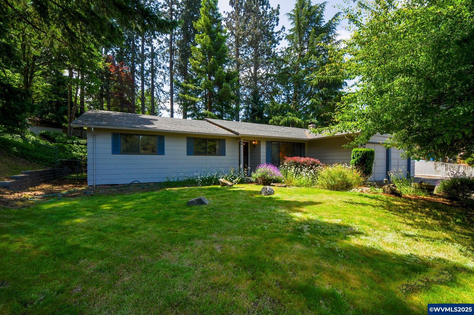 Property Photo:  1060 Windemere Dr NW  OR 97304 