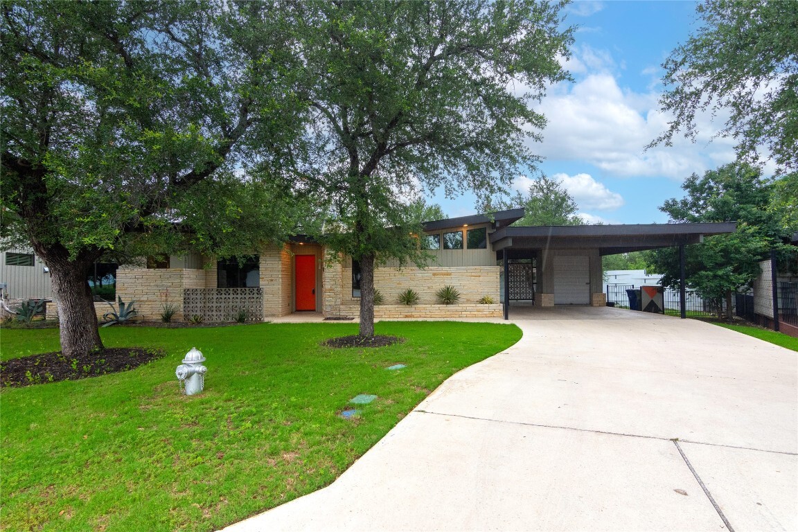 Property Photo:  488 Starlight Village Loop 2  TX 78641 