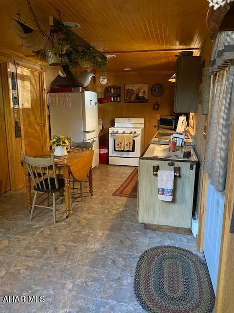 Property Photo: 132 Hawks Nest Lane PA 16640
