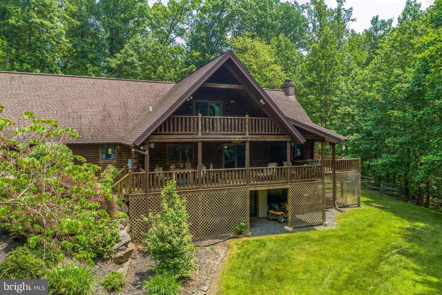 Property Photo: 892 Eichele Road PA 18074