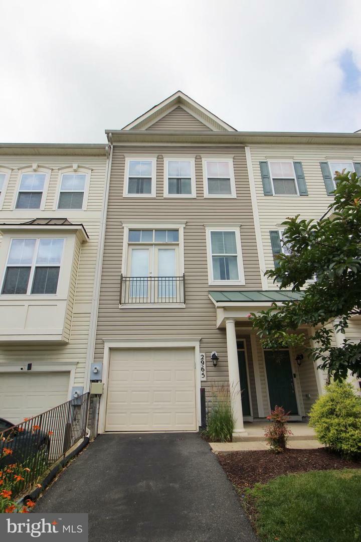 Property Photo: 2965 Chinkapin Oak Lane VA 22191