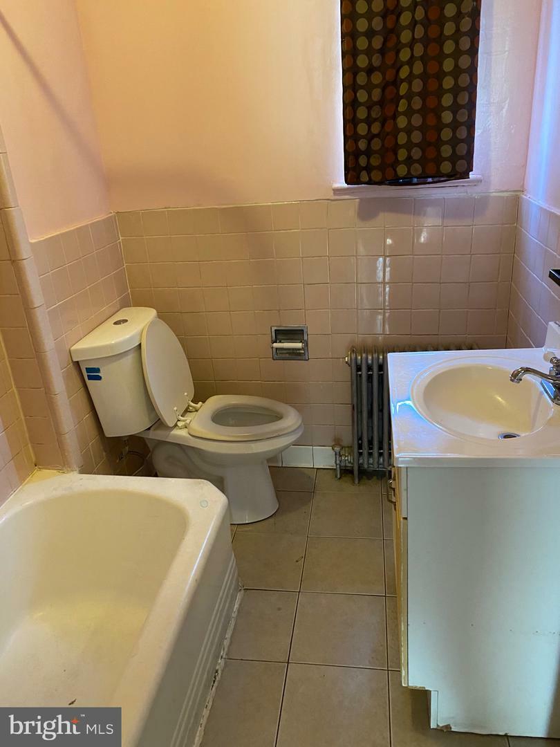 Property Photo:  1642 Rosedale Street NE  DC 20002 