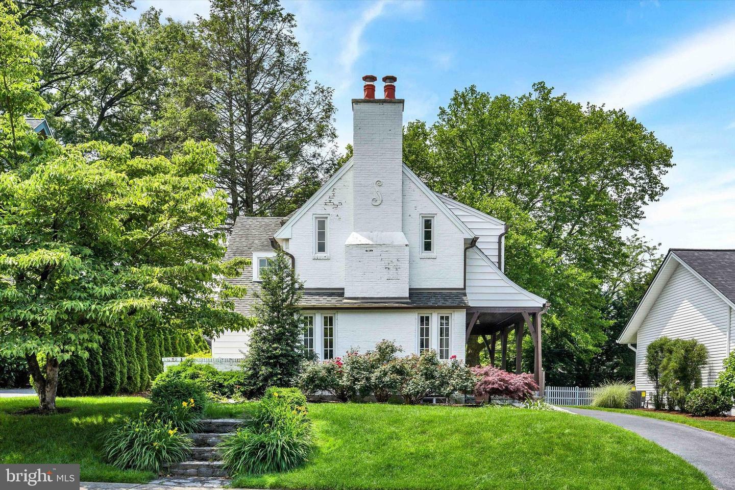 340 N 24th Street  Camp Hill PA 17011 photo