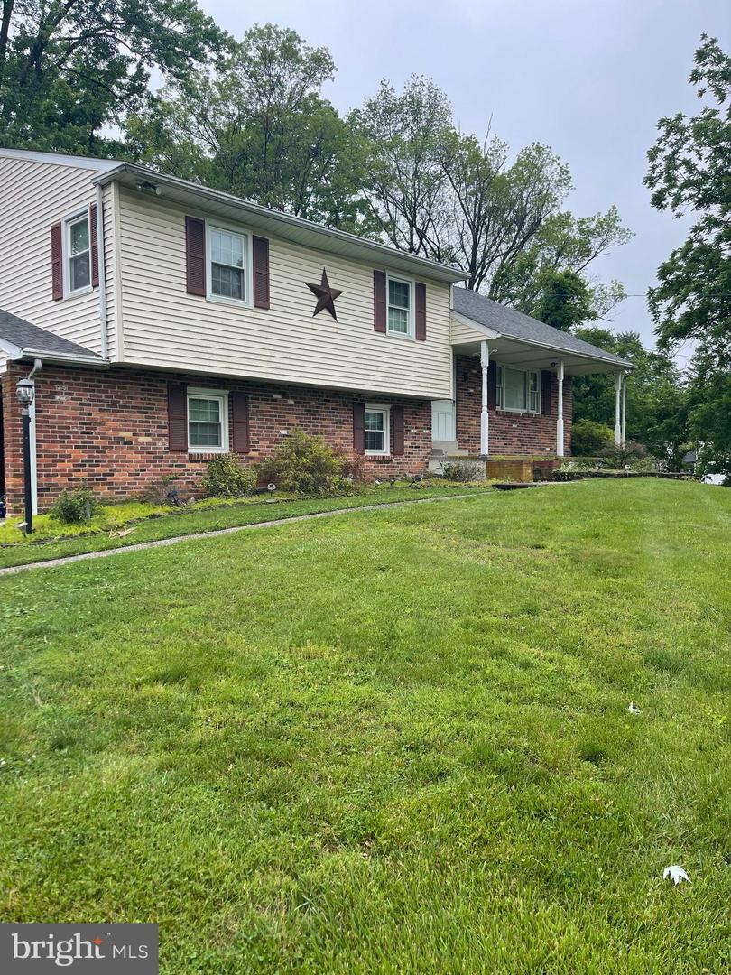 886 Sackettsford Road  Ivyland PA 18974 photo