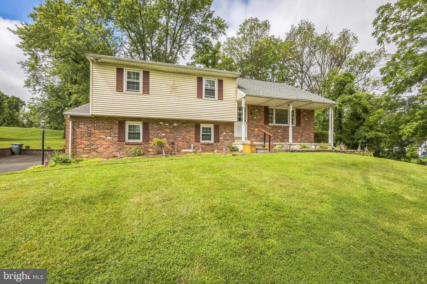 886 Sackettsford Road  Ivyland PA 18974 photo