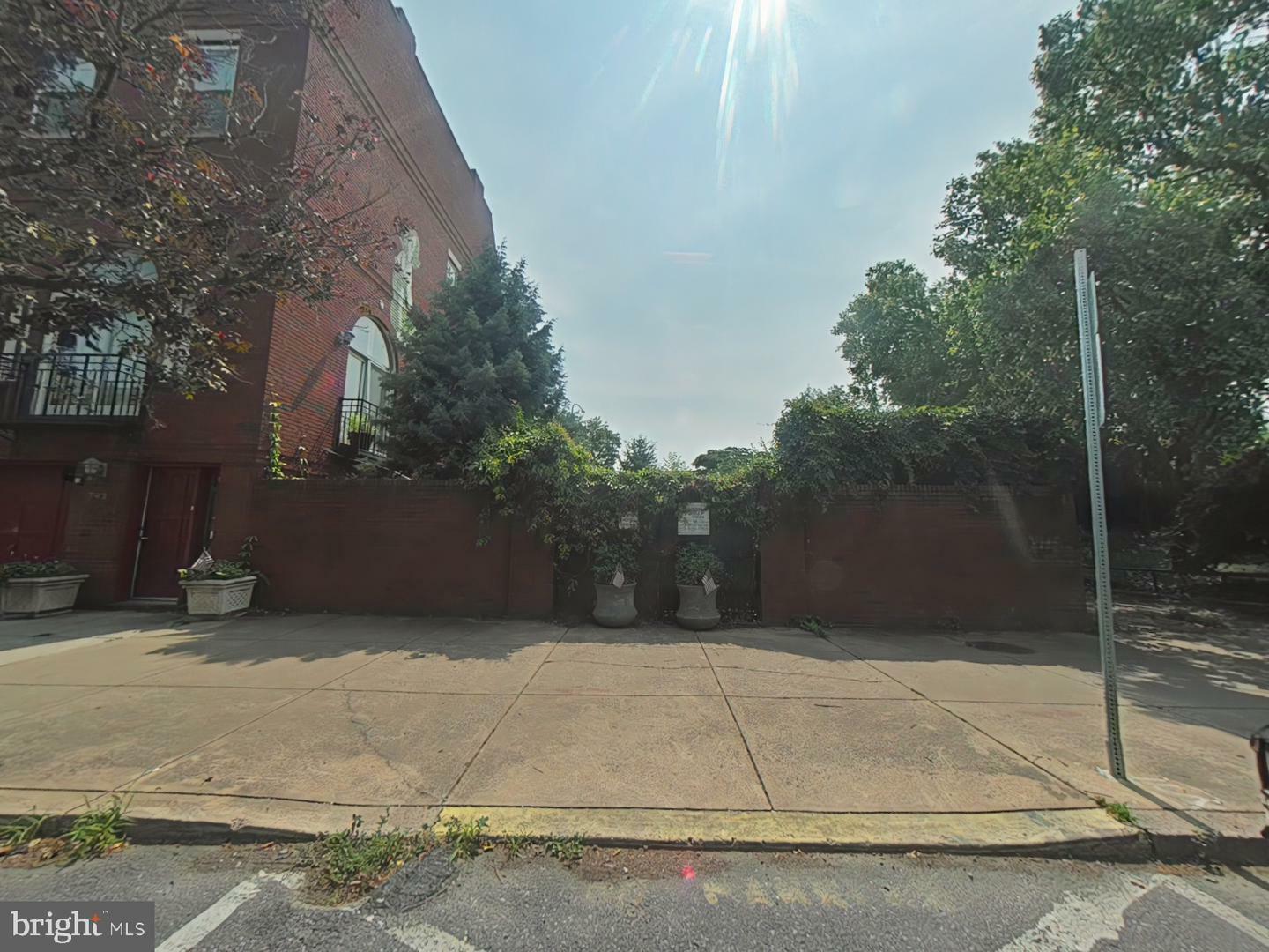 Property Photo: 793 S Front Street PA 19147
