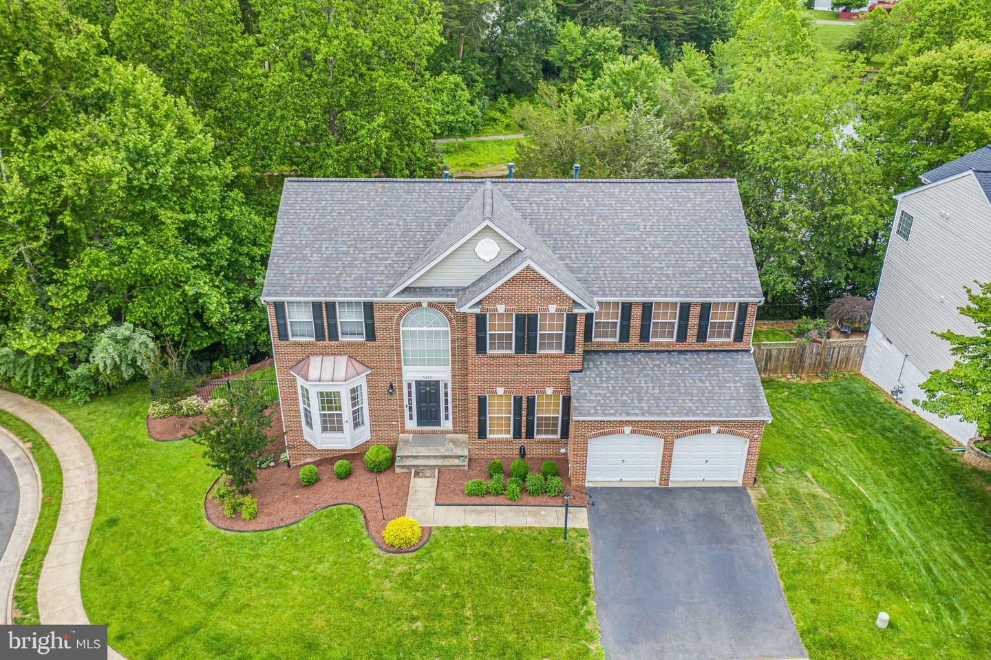 Property Photo: 5223 Daybreak Lane VA 22193