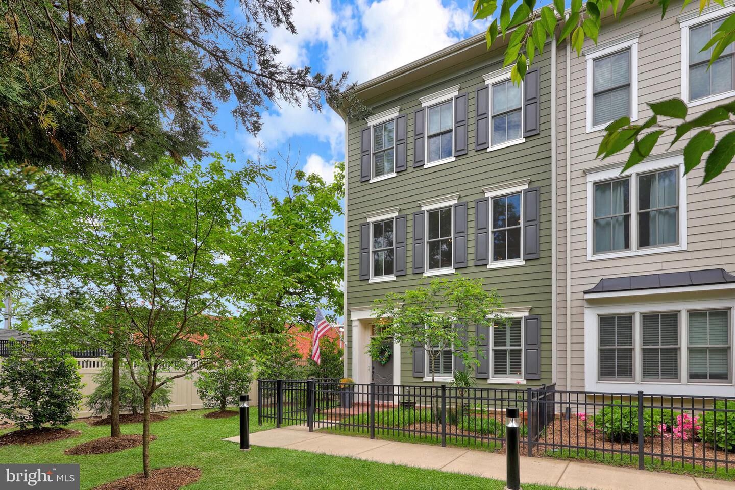 Property Photo:  1353 Powhatan Street  VA 22314 