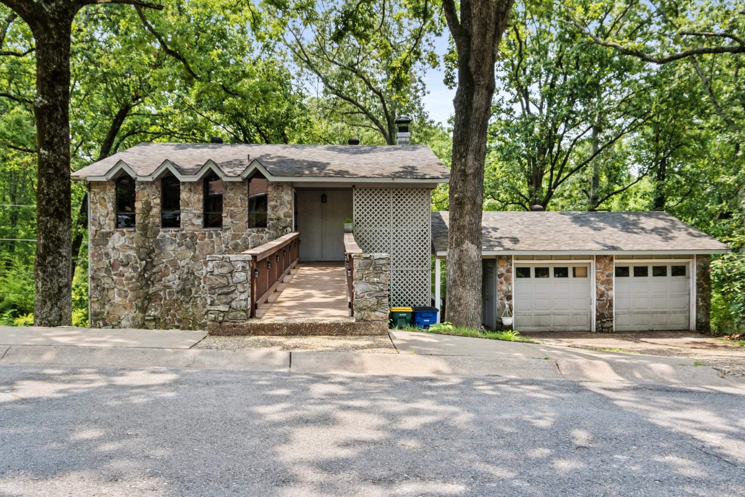 Property Photo: 2213 Cedar Creek Rd AR 72116