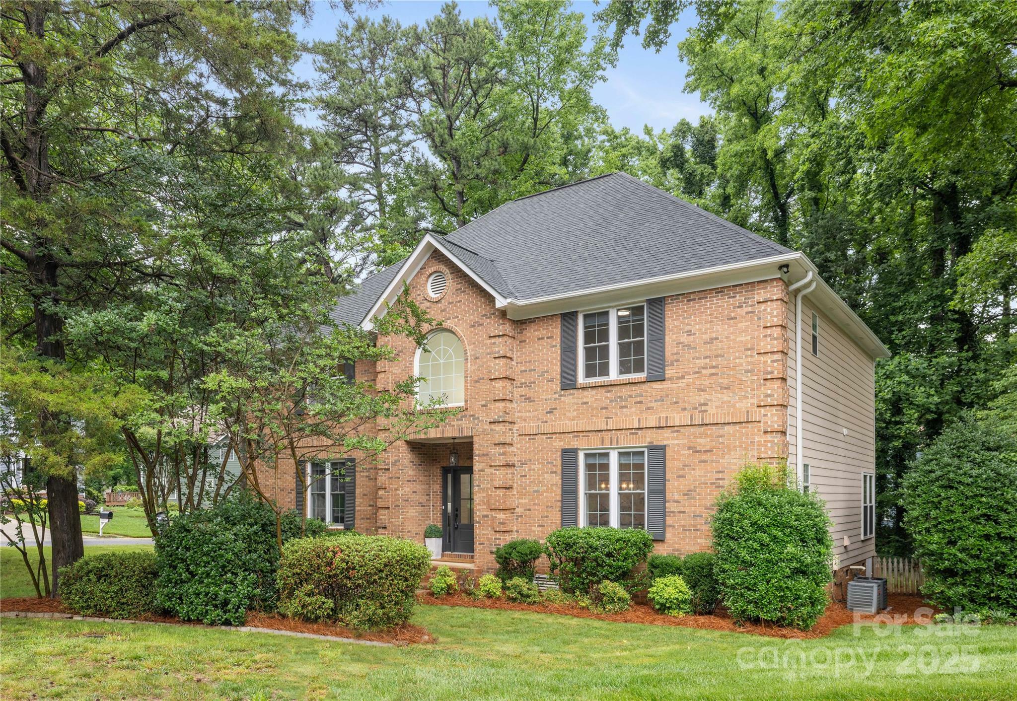 Property Photo: 4808 Cobble Glen Way NC 28269