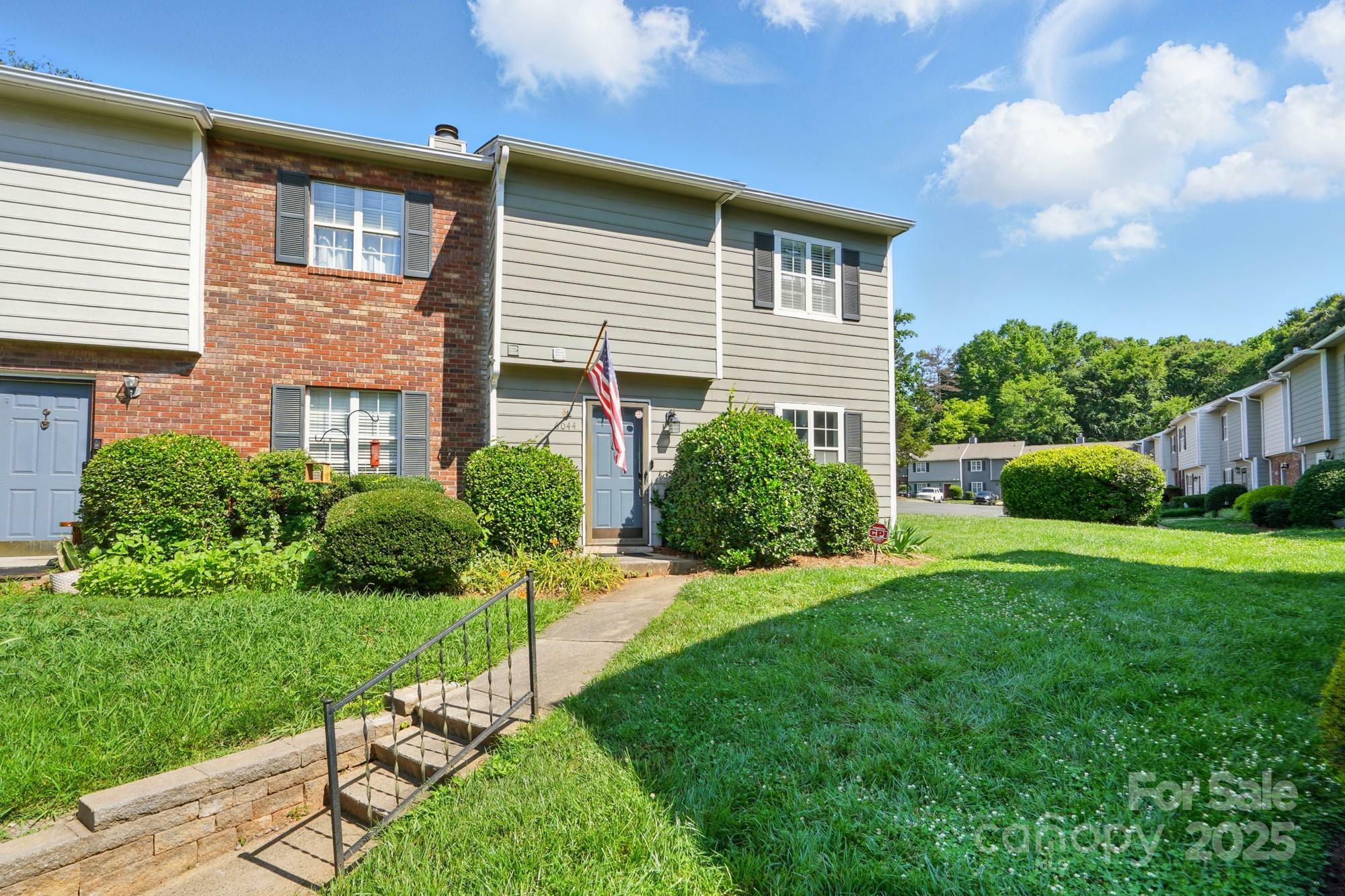 6044 Heath Valley Road  Charlotte NC 28210 photo