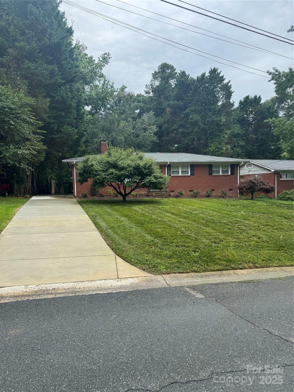 Property Photo: 4920 Raymond Place NC 28205