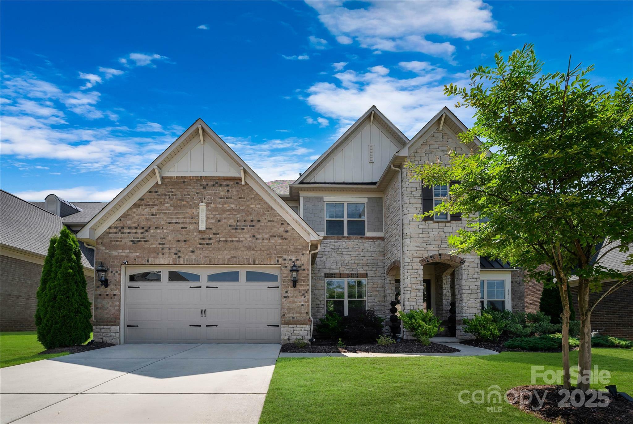 Property Photo: 11313 Limehurst Place NC 28278