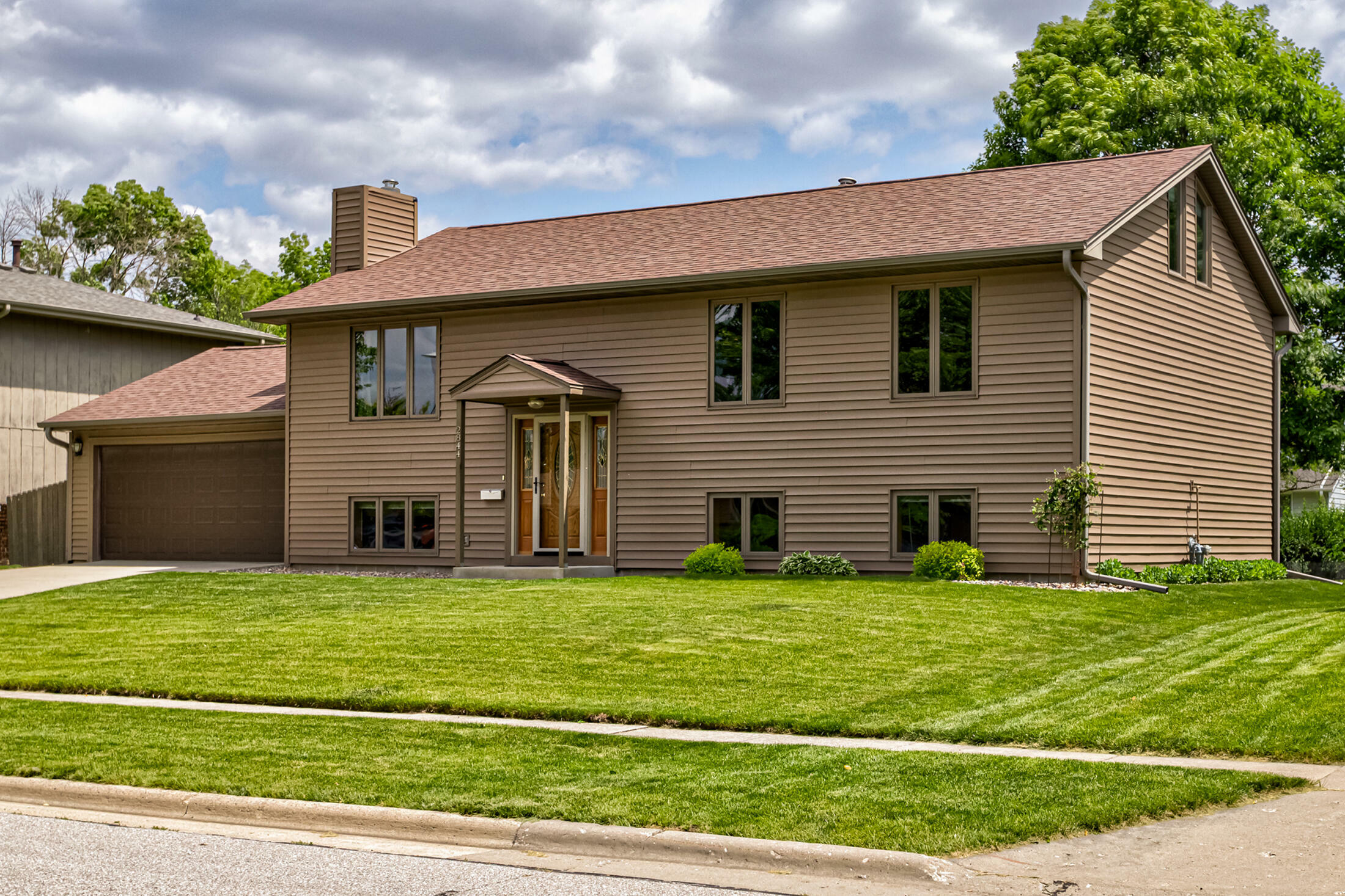 Property Photo: 2844 Monroe Drive IA 50010