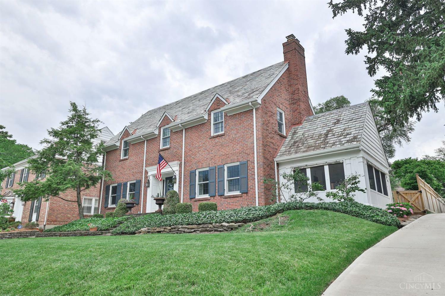Property Photo: 5 Observatory Hill OH 45208
