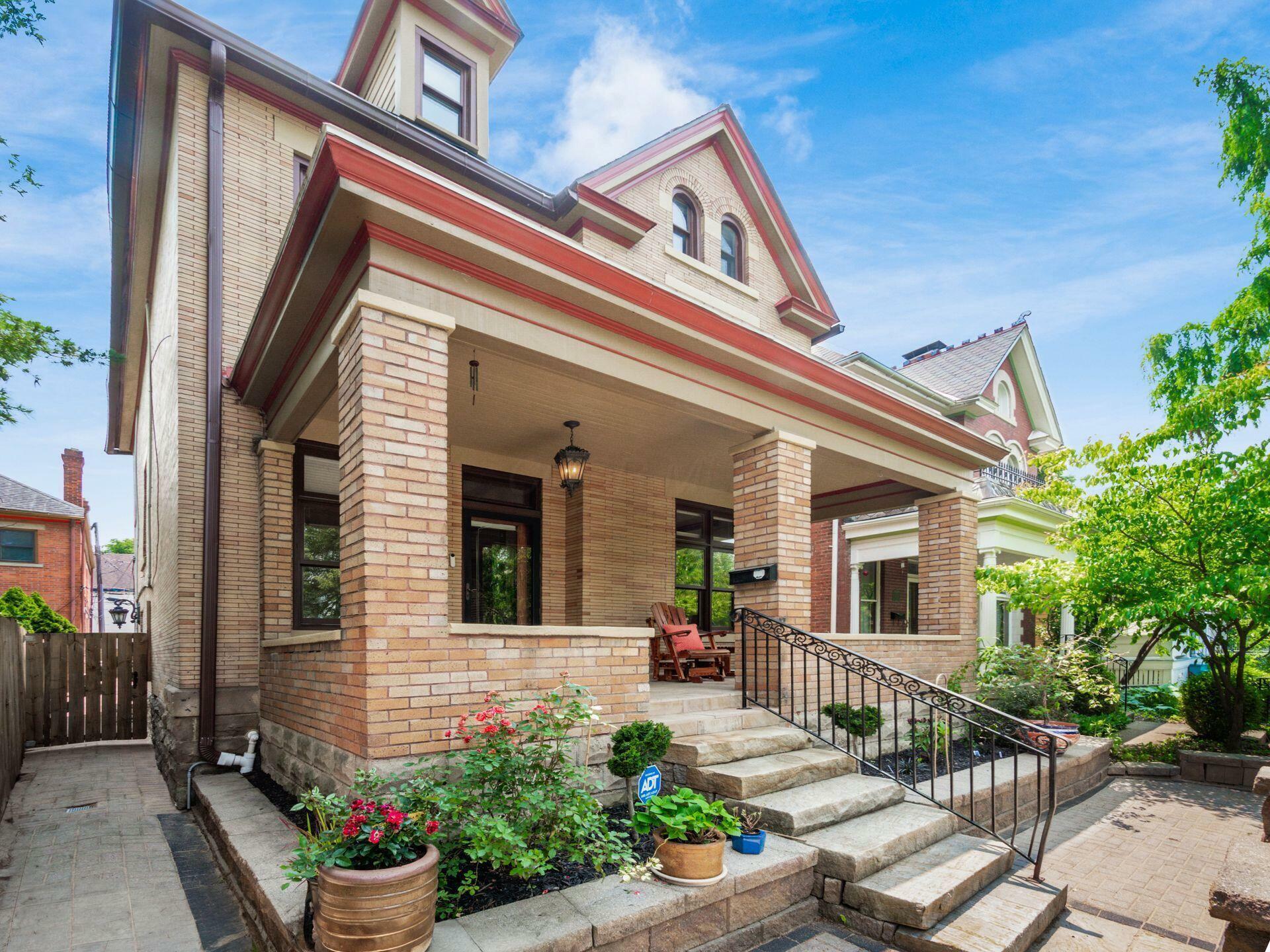 Property Photo: 471 W 4th Avenue OH 43201
