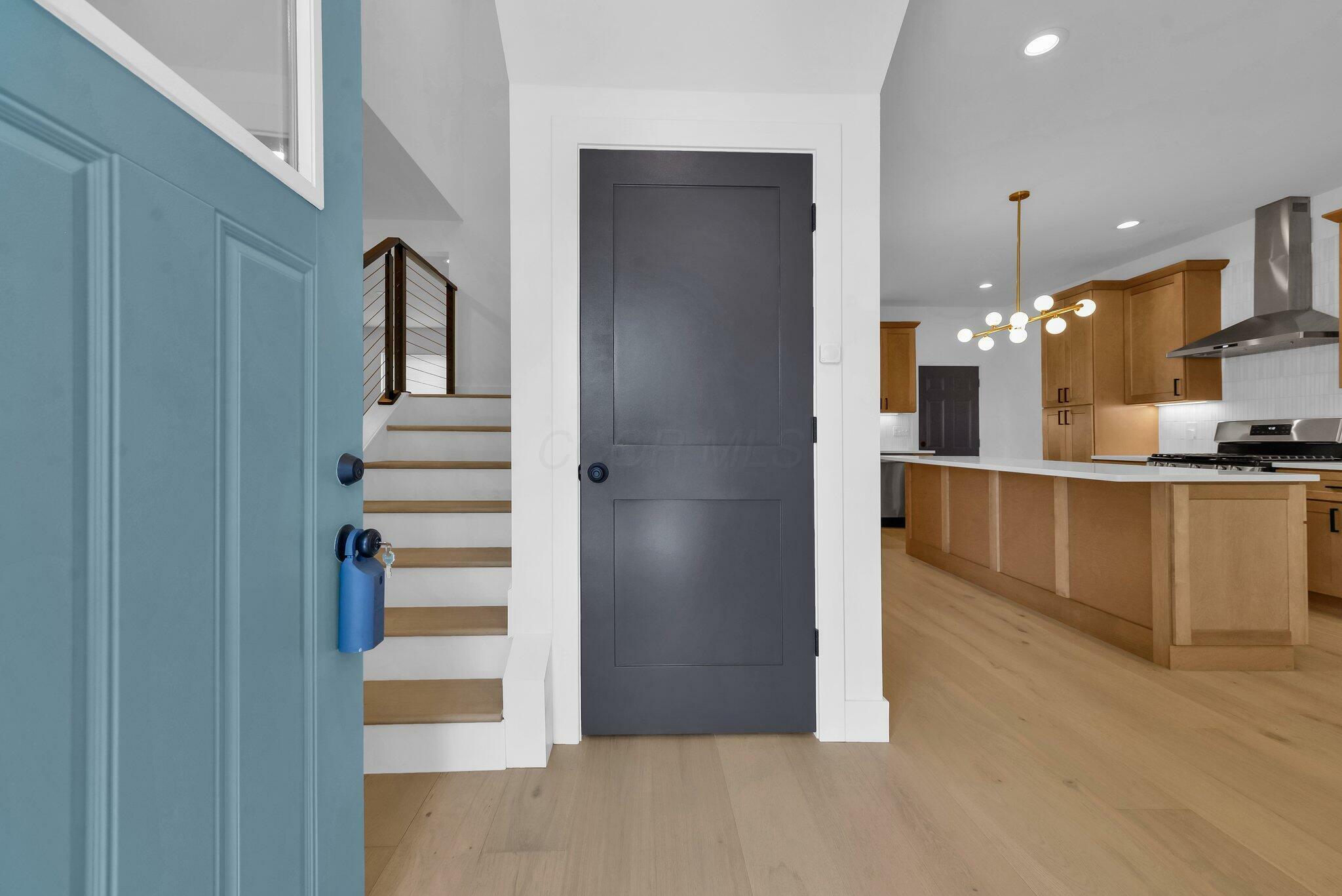 Property Photo: 376 E Markison Avenue OH 43207