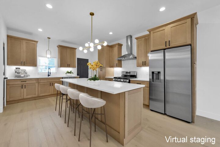 Property Photo:  376 E Markison Avenue  OH 43207 