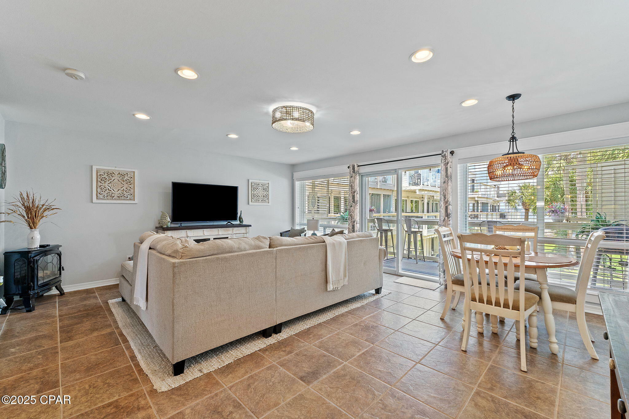 Property Photo:  1511 Via De Luna Drive  FL 32561 