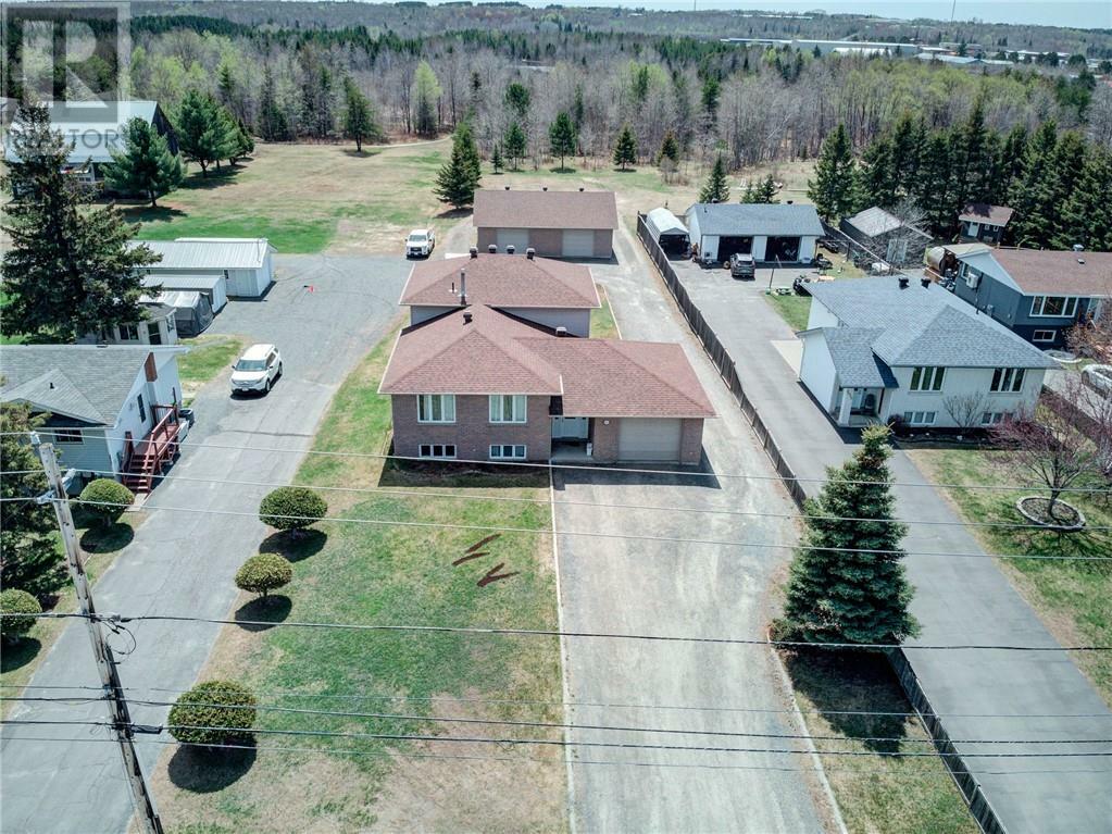 Property Photo:  2023 Main Street  ON P3N 1B4 