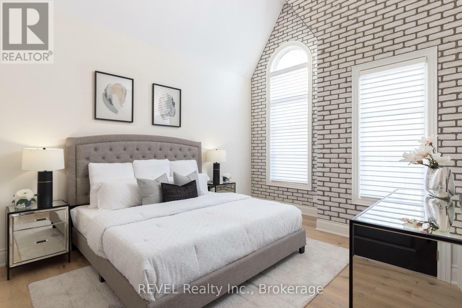 Property Photo: 27 Arbourvale Common ON L2T 0A6