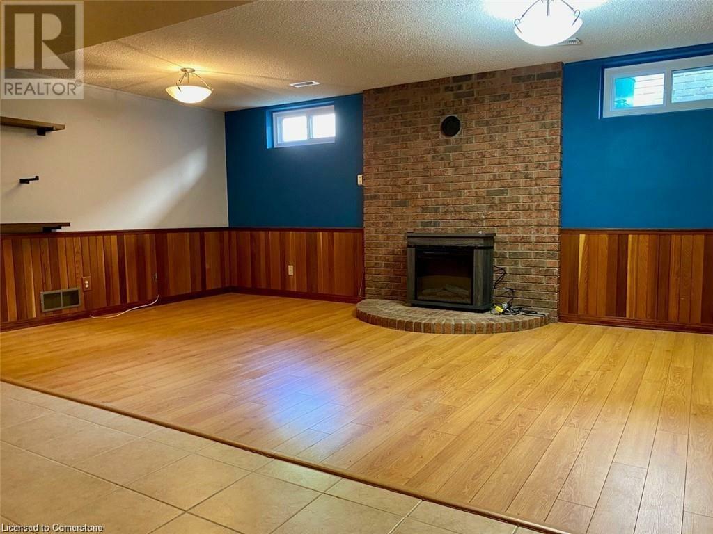 Property Photo: 159 Sunpoint Crescent #B ON N2V 1T9