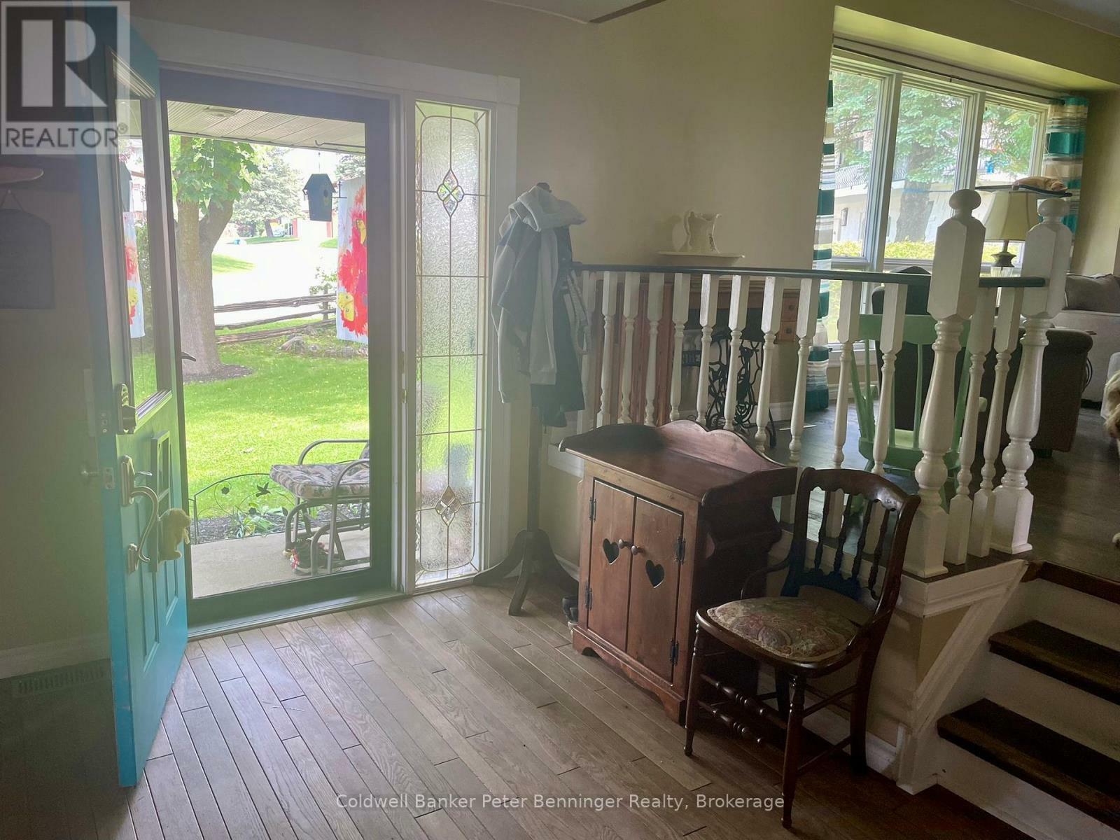 Property Photo:  77 2nd Street Crescent  ON N4N 3K3 