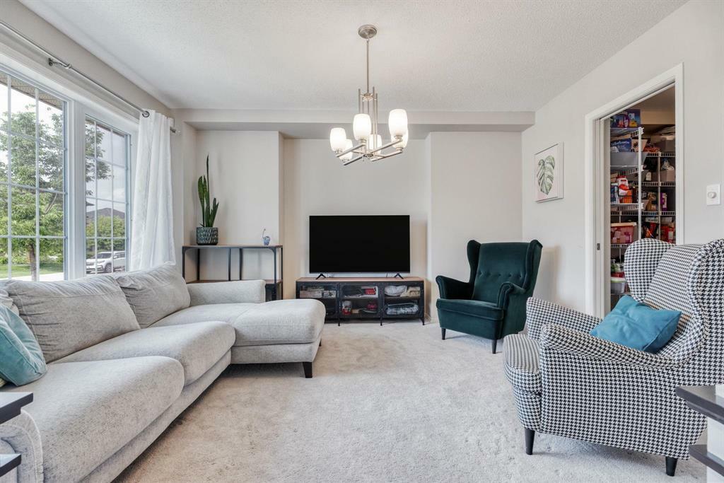 Property Photo: 18 Hunterbrook Road MB R3Y 0C9