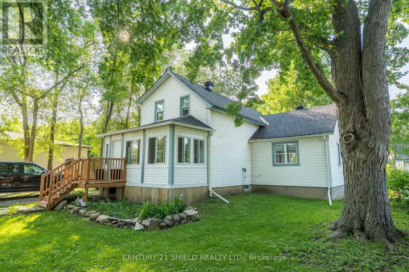 Photo de la propriété: 907 2nd Street West ON K6J 1H8